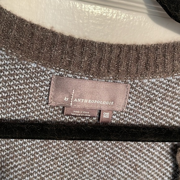 Gorgeous, long, gray sweater, warm, and snuggly anthropology - Picture 5 of 5